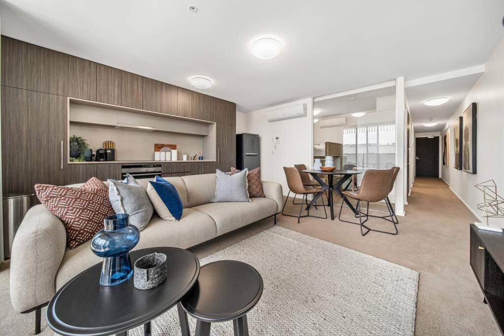 Luxury Heights On Flinders Apartment