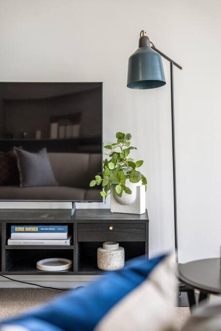 Luxury Heights On Flinders Apartment